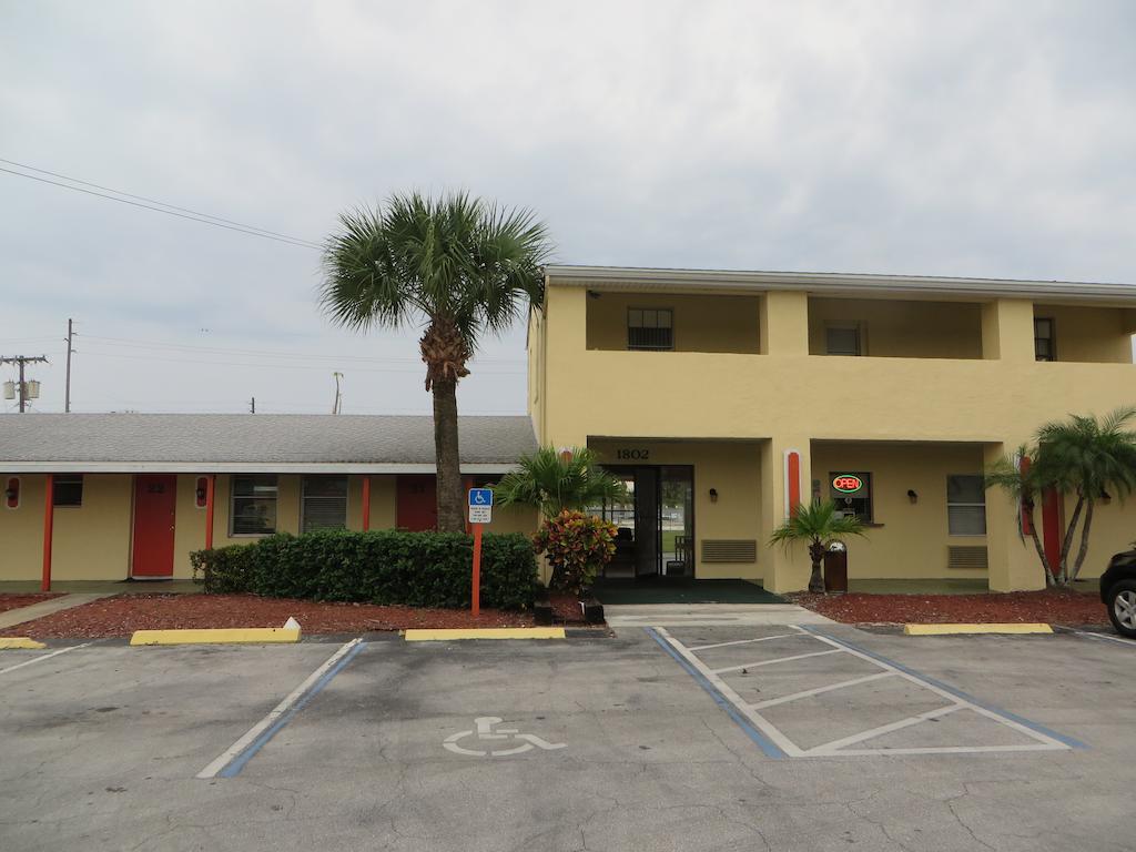 Sunset Inn- Fort Pierce, Fl Zewnętrze zdjęcie