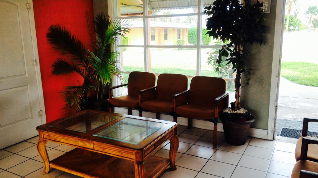 Sunset Inn- Fort Pierce, Fl Zewnętrze zdjęcie
